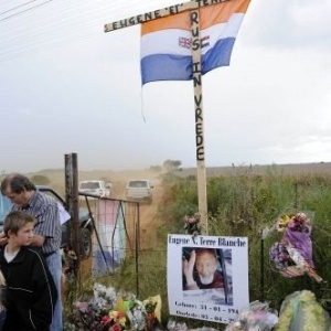 O assassinato de 
Eugene 
Terreblanche deu início à uma onda de tensão racial na África do Sul 