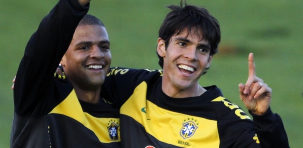 Time de Felipe Melo se aproximou, mas Kaká rejeitou chance de jogar no futebol turco