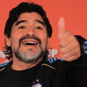 Maradona disse que manterá Argentina no  ataque