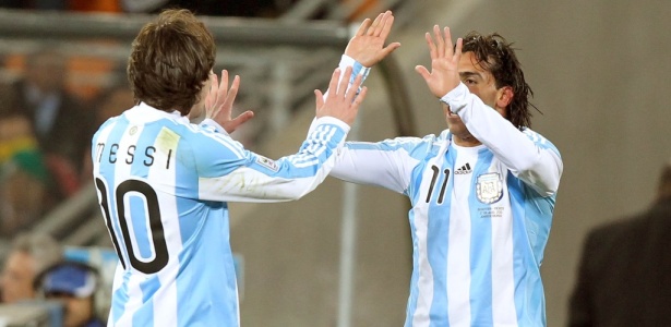 Messi e Tevez convivem com boatos de relacionamento ruim na seleção argentina