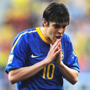 : Kaká é convocado por Mano e volta a defender a seleção após a Copa
