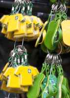 Fora de campo: Queda do Brasil causa prejuízo de R$ 85 milhões no comércio nacional