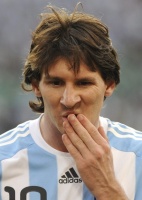 Presidente da AFA cutuca Maradona e diz que Messi é o maior 10 do país