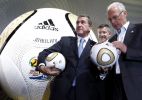 Fifa apresenta bola da final da Copa