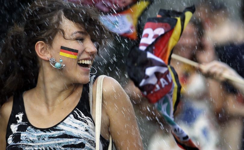 Euforia, vibração, desespero e decepção marcaram as reações das torcidas do Uruguai em Montevidéu e da Alemanha em Berlim