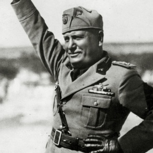 Onipresença: Mussolini esteve em todos os jogos do torneio; lenda era que havia sósias do ditador na Copa