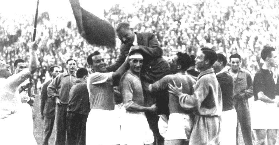 Seleção italiana comemora título da Copa do Mundo de 1934