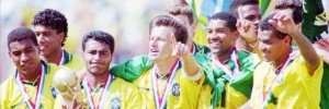 Com defesa sólida e Romário inspirado, seleção brasileira ganha primeiro título mundial sem Pelé