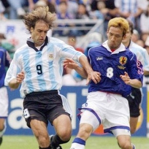 Sem as madeixas: O argentino Batistuta cortou o cabelo para ir ao Mundial aps ordem do treinador argentino