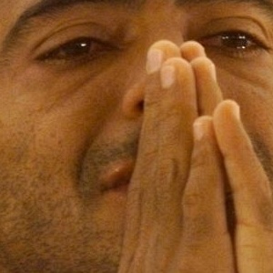 Romário chora durante coletiva de imprensa que anunciou seu corte da Copa de 1998 por contusão