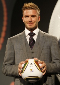 David Beckham apresenta a bola oficial da Copa do Mundo-2010