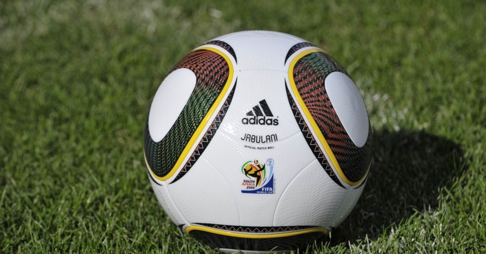 Brazuca é mais lenta porém mais certeira que a finada Jabulani