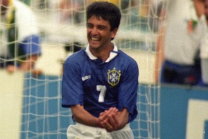 Mulher De Bebeto Conta Como Surgiu A Famosa Comemoracao Na Copa De 1994 Noticias Uol Copa Do Mundo 14