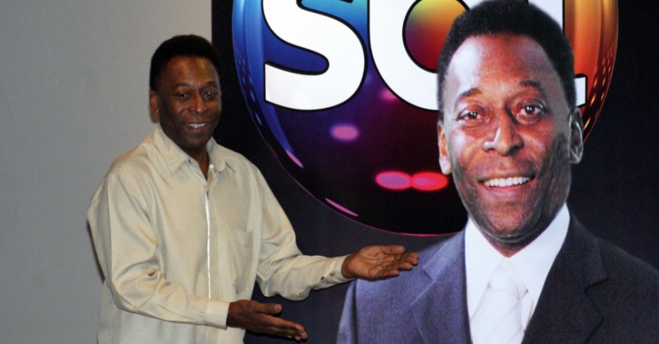 Pelé é anunciado pelo SBT, onde o ex-craque apresentará programa de um minuto