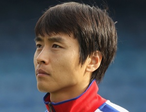 Lee Dong-Gook se recuperou de leso na coxa e est liberado para estreia da Coreia do Sul na Copa