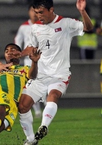 Kim Myong-Won, como se v pela foto, no  goleiro e joga na linha