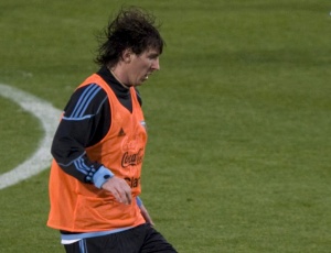 Condio fsica do argentino Lionel Messi  motivo de preocupao para a seleo de Diego Maradona