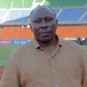 Sunday Kayuni, ex-tcnico da seleo nacional, diz que o jogo contra o Brasil  um marco para o pas