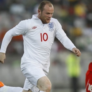 Rooney marcou um dos gols no jogo-treino vencido pela seleo da Inglaterra em preparao  Copa