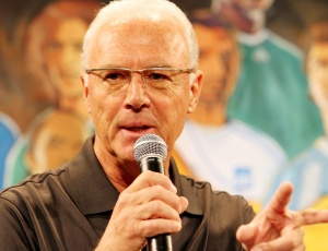 Beckenbauer, mais polidos que outros ex-atletas, preferiu no provocar Maradona antes das quartas