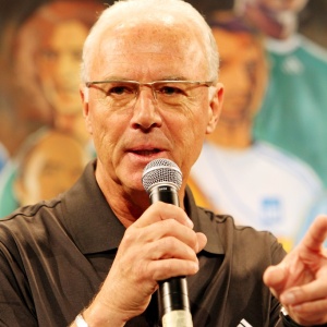 Franz Beckenbauer acredita na classificao de sua Alemanha contra a Inglaterra nas oitavas