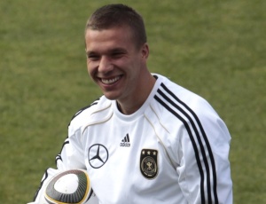 Podolski est em xeque por conta da sua m fase