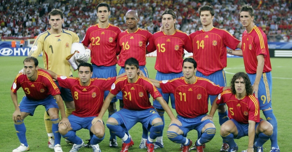 Seleção da Espanha se alinha para tirar foto antes de partida na Copa de 2006