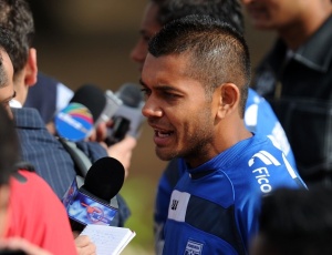 Os jogadores de Honduras esto cada vez mais focados para enfrentar o Chile na prxima quarta-feira, fruto do esprito de grupo da equipe e de sua vibrao, de acordo com o capito Amado Guevara.