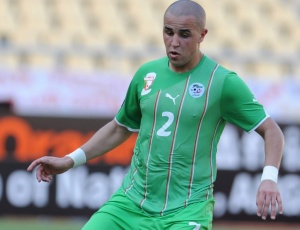 Apesar de inexperiente, time argelino espera contar com rodagem de nomes como Madjid Bougherra