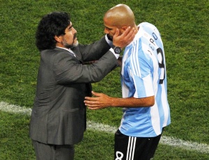 Maradona no poder contar com lesionado Vern para a partida da Argentina contra a Coreia do Sul