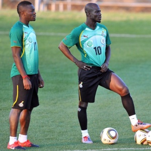 Sulley Muntari e Stephen Appiah participam de treinamento da seleo ganense para a Copa