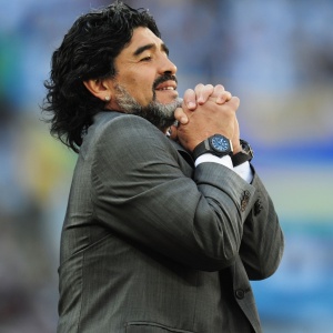 Maradona criou polmica com Platini e Pel, mas s pediu desculpas ao atual presidente da Uefa