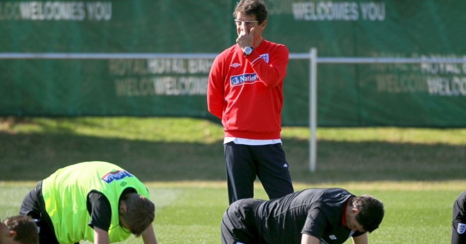 Fabio Capello comanda treino da Inglaterra