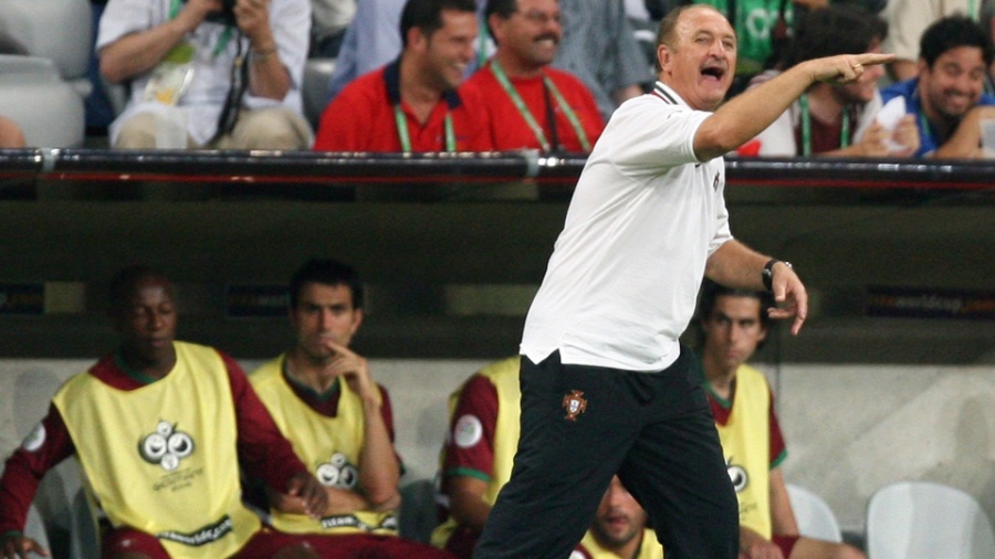 Felipão orienta Portugal contra a França na Copa de 2006  - AFP PHOTO/ODD ANDERSEN