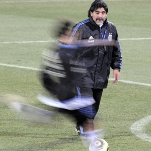 Maradona testou a seleo argentina sem Vern e Jons Gutierrz para a partida contra o Mxico