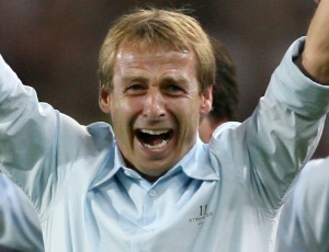 Klinsmann, nos tempos de tcnico da Alemanha, quando buscou inspirao no futebol da Inglaterra