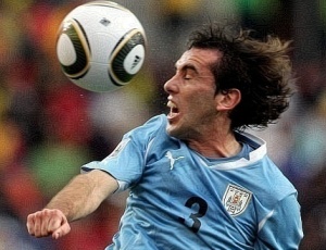 Godn sentiu dores musculares e pode desfalcar seleo uruguaia nas quartas de final da Copa