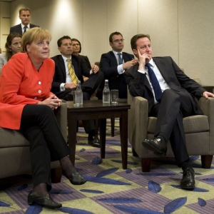 David Cameron assistiu  derrota inglesa ao lado da chanceler alem Angela Merkel