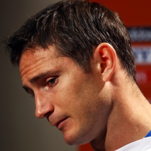 Frank Lampard lamentou eliminao da seleo inglesa, mas quer seguir jogando pela equipe
