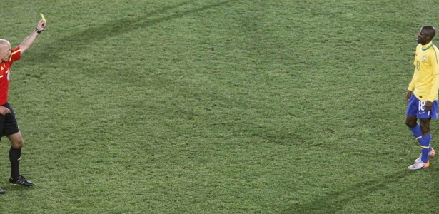Ramires leva cartão amarelo contra o Chile e não enfrenta a Holanda