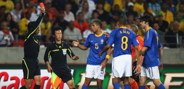 Quando foi expulso na Copa do Mundo, Felipe Melo também se arrependeu  - Ryan Pierse - FIFA/FIFA via Getty Images
