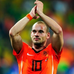 Wesley Sneijder e cia. podem ficar sem hotel, em caso de vitria sobre o Uruguai na semi do Mundial