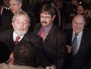 Lula na chegada  cerimnia na frica do Sul; poltico errou ao lembrar ex-jogadores em discurso