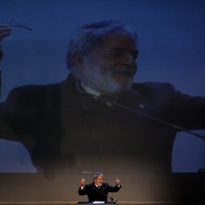 Lula desconstruiu o projeto do ministrio do turismo para Copa de 2014 durante discurso na frica