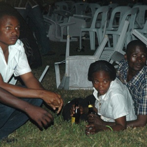 Sobreviventes so encontrados aps ataques com bombas em Uganda durante final do Mundial